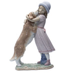 Lladró Figurine: 6903 A Warm Welcome