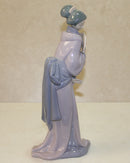 Lladró Figurine: Nao 735 Japanese Girl