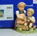 Hummel Figurine: Blumenkinder - 914