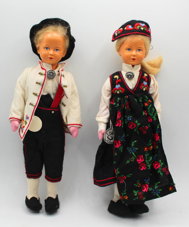 Ronnaug Petterssen's Etterfolger Kari Steenfeldt-Foss Dolls