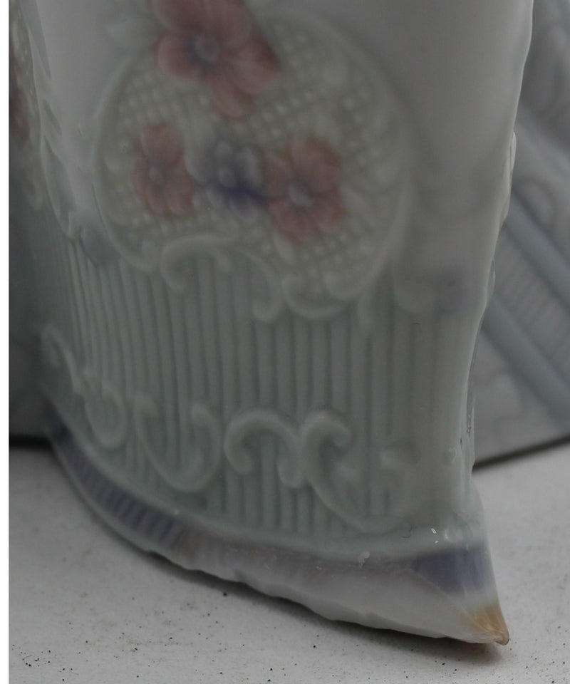 Lladro "Basket of Love" figurine