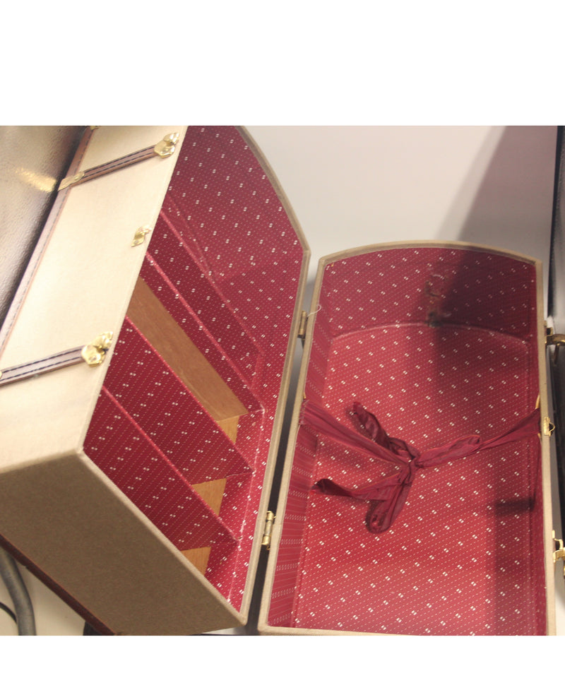 Pleasant Company Samantha Doll with her Vintage Trunk and accessories