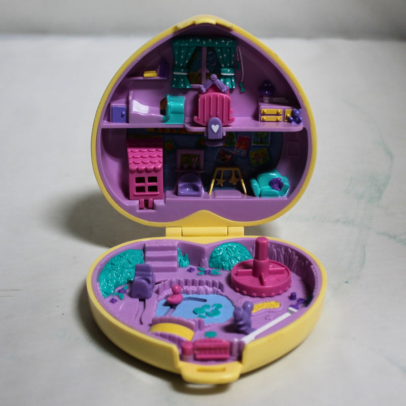 Polly Pocket: Heart Shaped Compact Mini Doll House