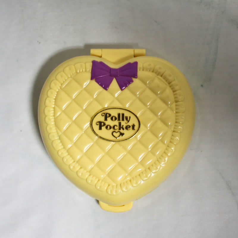 Polly Pocket: Heart Shaped Compact Mini Doll House