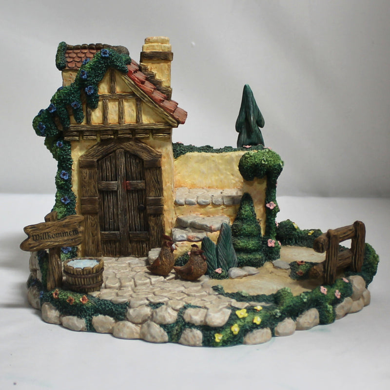 Hummel: Home Sweet Home Figurine | 818014