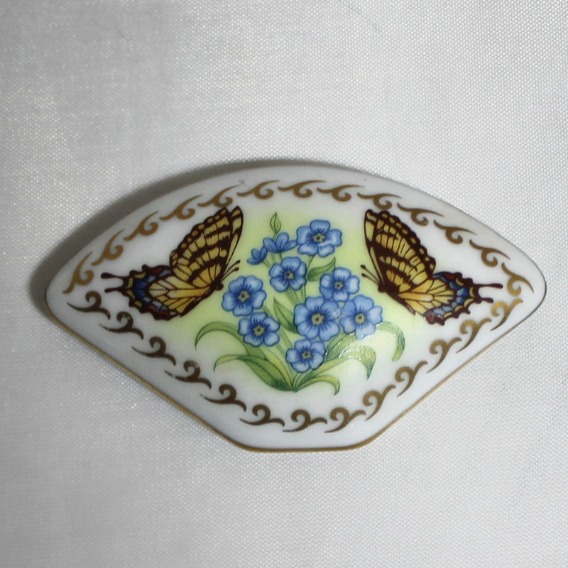 Cadeaux D'amour: Limoges Porcelain Trinket Box