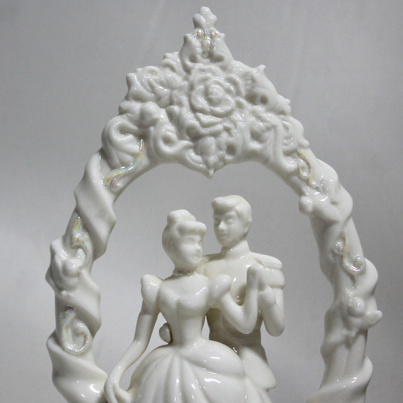 Disney: Cinderella & Prince Charming Cake Topper