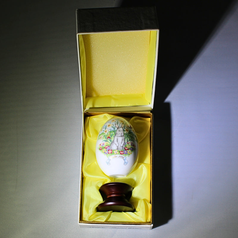 Noritake Limited Edition  Easter Egg 1998 Twenty-eighth Edition with Wood Stand