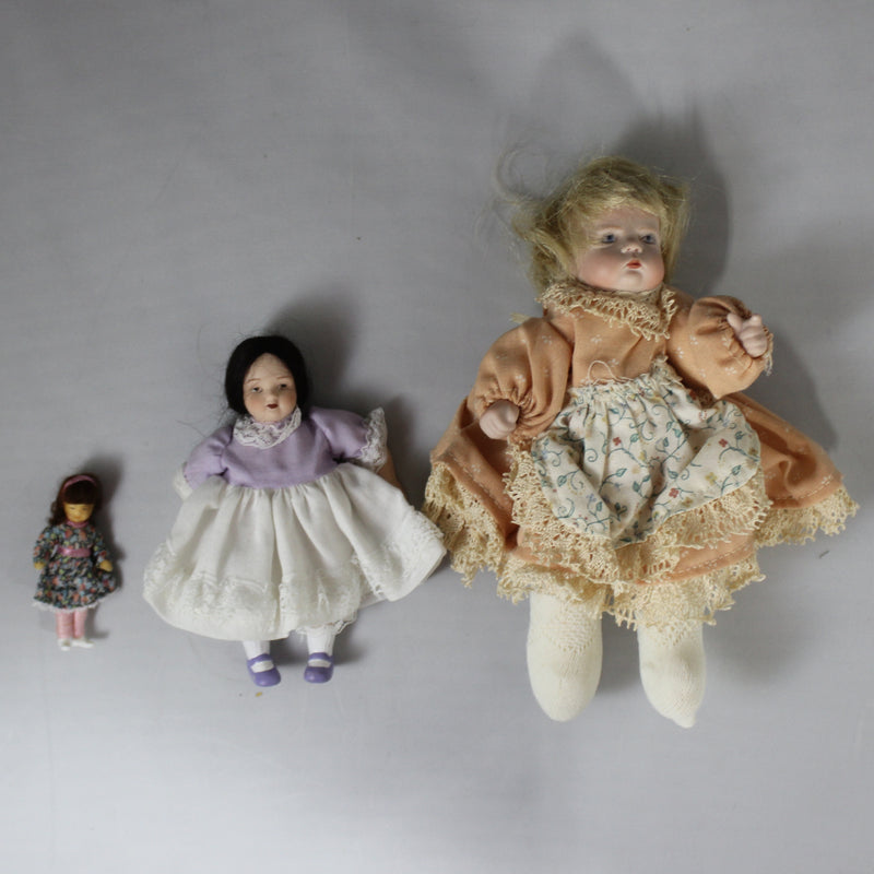Lot of 3: Small / Medium / Large Vintage Girls In Dresses Lot of 3: Small / Medium / Large Vintage Girls In Dresses
