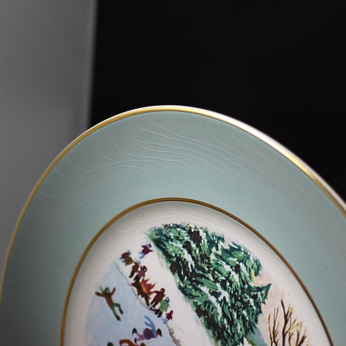 Lot of 4: Vintage 1970's Avon Christmas Plates