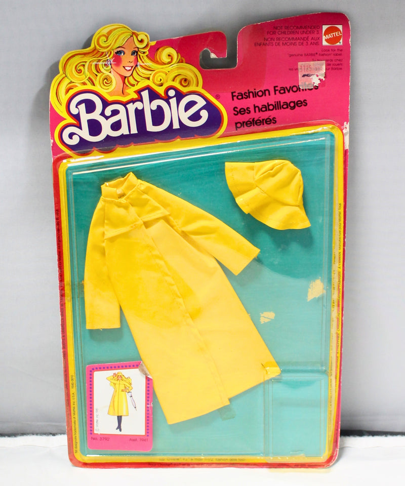 Lot of 5: Barbie Clothing and Accessories Set