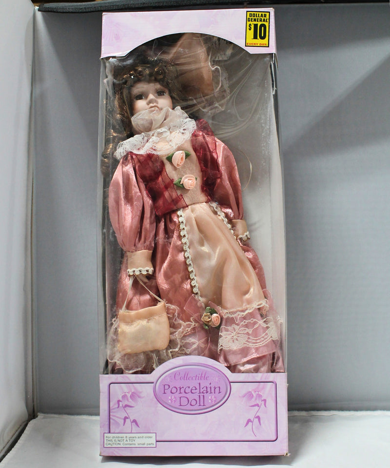 porcelain doll in pink dress Turn yourself into the perfect porcelain doll with this elegant dusty pink outfit Devenez la parfaite poupe de porcelaine avec cette lgante tenue vieux rose #angelicpretty #modelolita #eglcommunity #kawaii #kawaiifashion