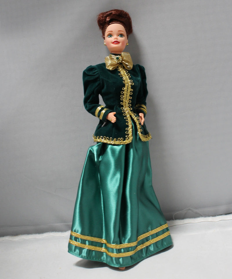Lot of 4: Holiday Barbies, 15621, 1871, 10824, 17832 Lot of 4: Holiday Barbies, 15621, 1871, 10824, 17832
