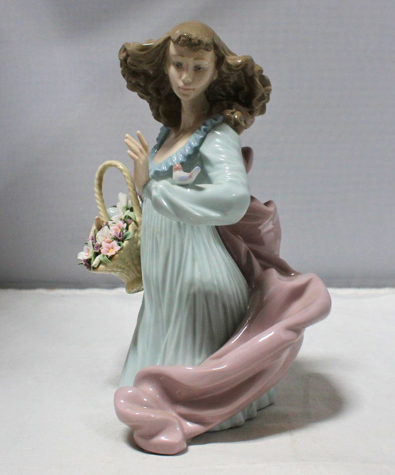 Lladró Porcelain Natures Beauty Figurine - 6252