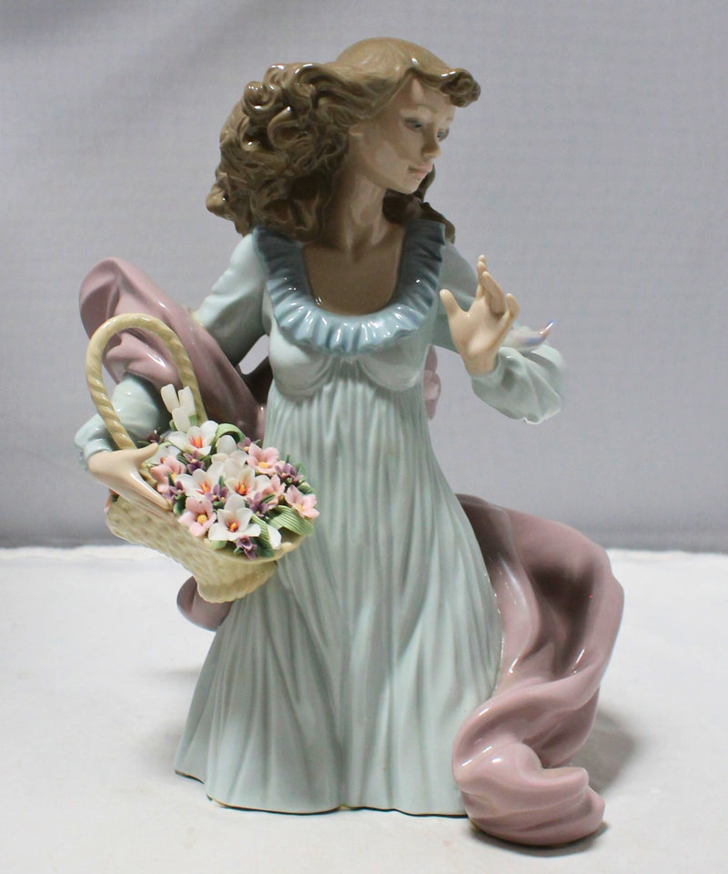 Lladró Porcelain Natures Beauty Figurine - 6252