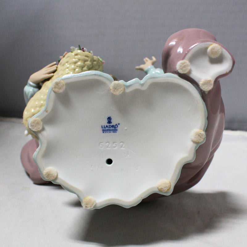 Lladró Porcelain Natures Beauty Figurine - 6252