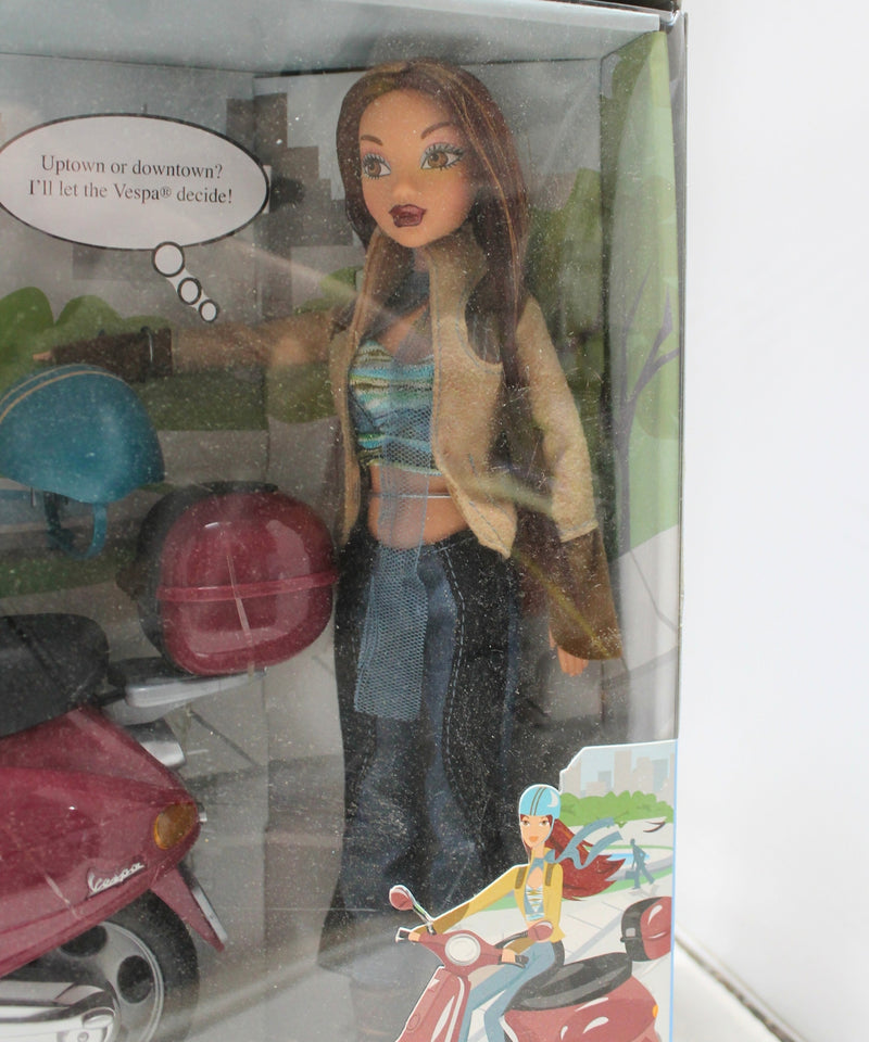 Barbie Mattel, My Scene Chelsea Doll and Vespa - C1681