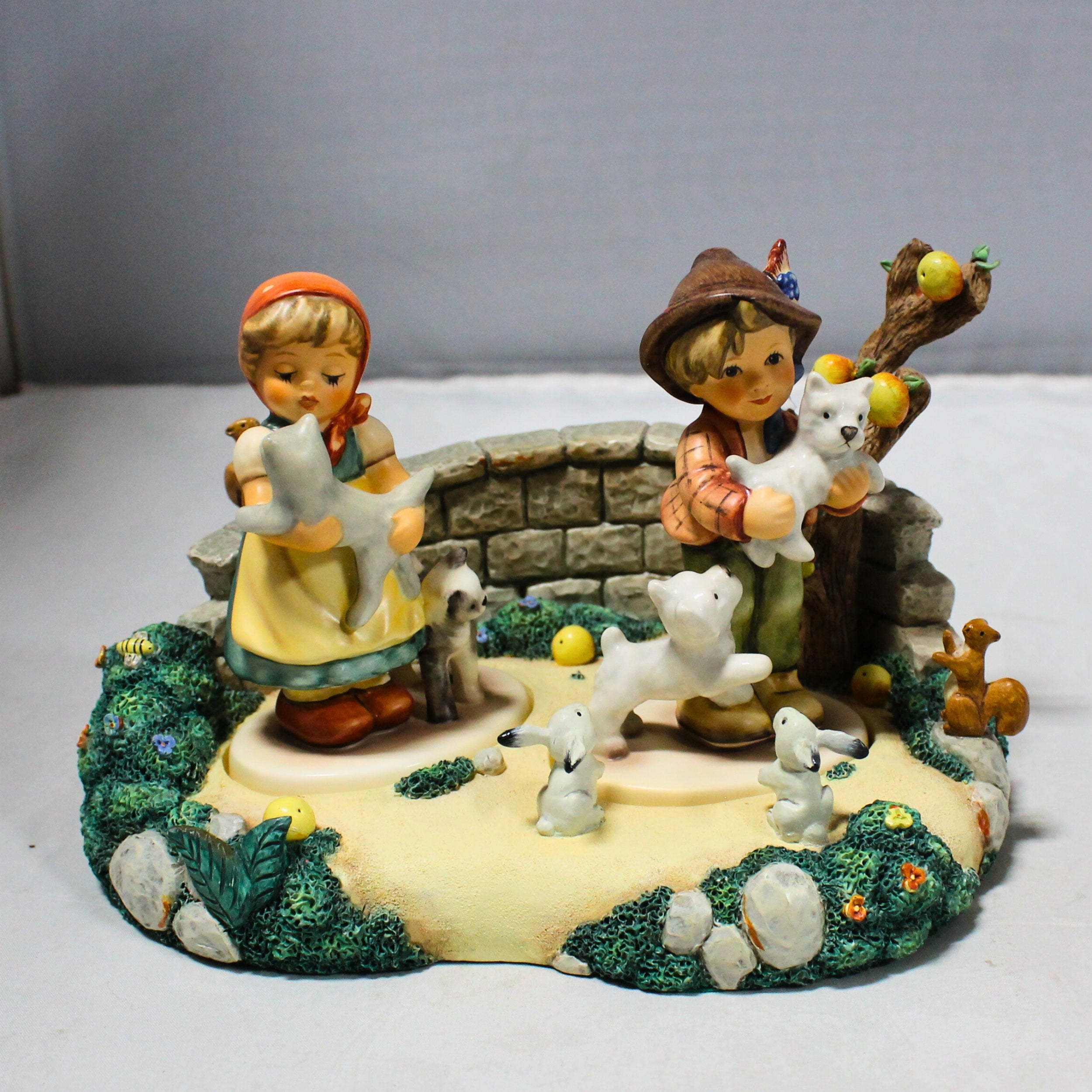 Figurines | Lladró, Precious Moments, Hummel, & More – Page 3