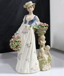Lladro, Nadal Spanish Porcelain Figurine