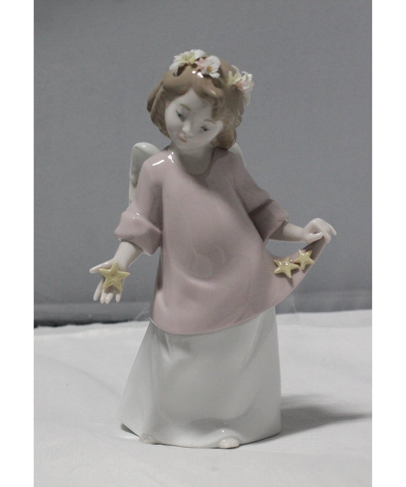 Lladró Figurine: 6924 Heavenly Stars | Glazed Finish | Broken flowers in hair