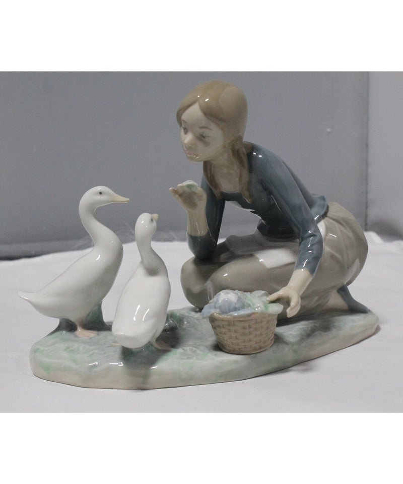 Lladró Figurine: 4849 Feeding the Ducks| Glazed Finish | Please Read