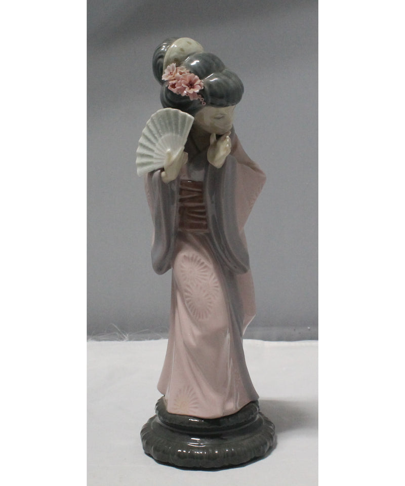 Lladró Figurine:  4990 Chrysanthemum | Glazed Finish | Chipped flower petals