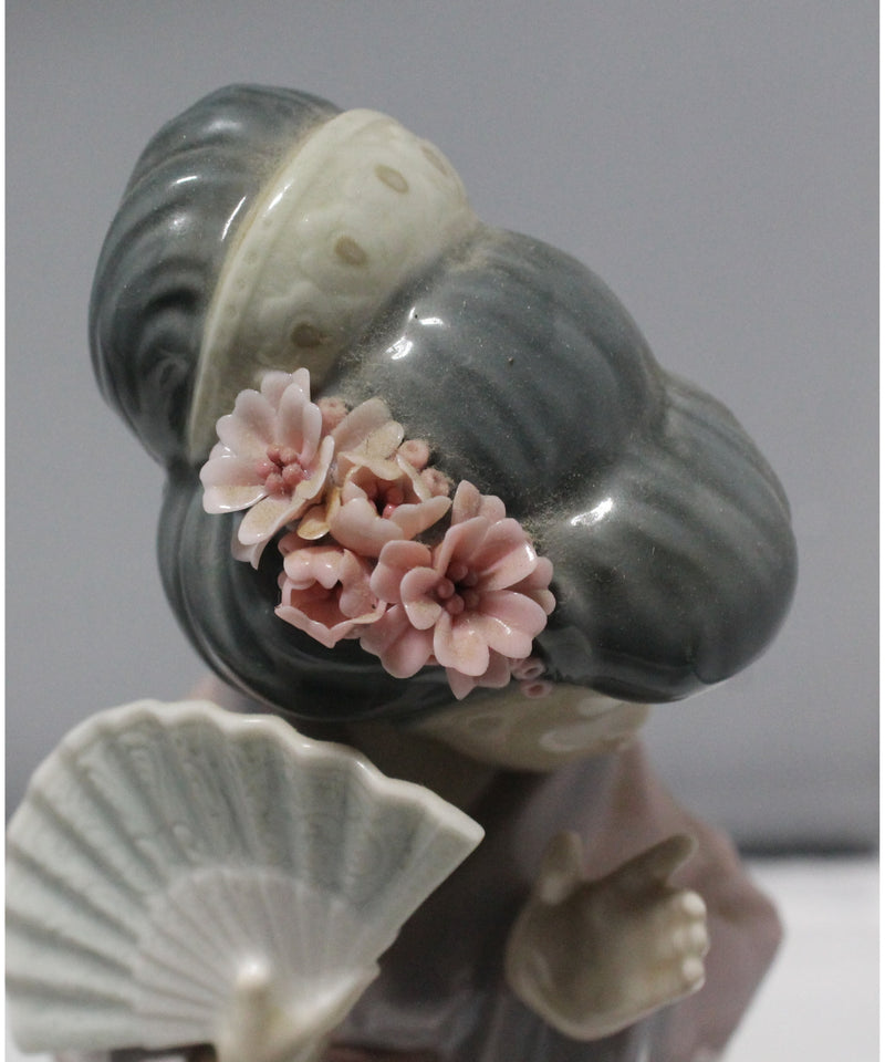 Lladró Figurine:  4990 Chrysanthemum | Glazed Finish | Chipped flower petals