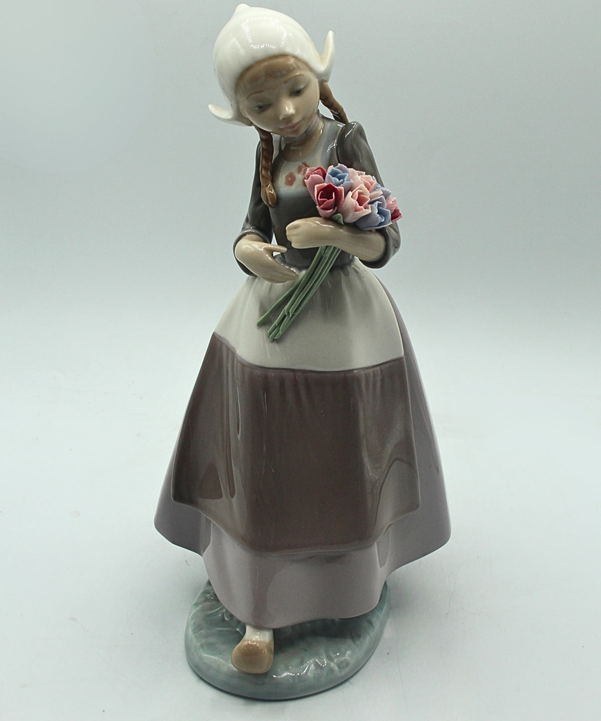 Lladro Figurine offers Dutch Girl #4860 Matte Finish