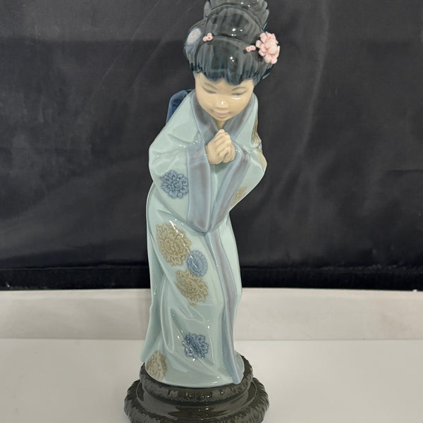 Lladro|Sayonara Figurine #4989