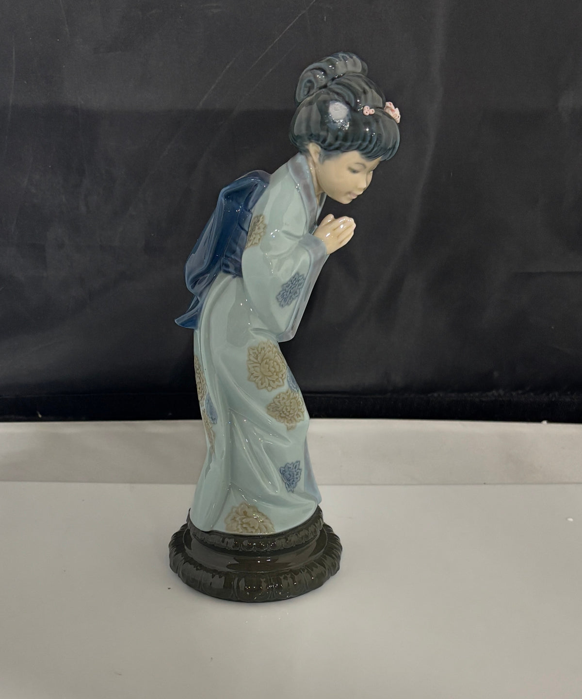 Lladro Sayonara #4989 Porcelain Figurine, Please Read