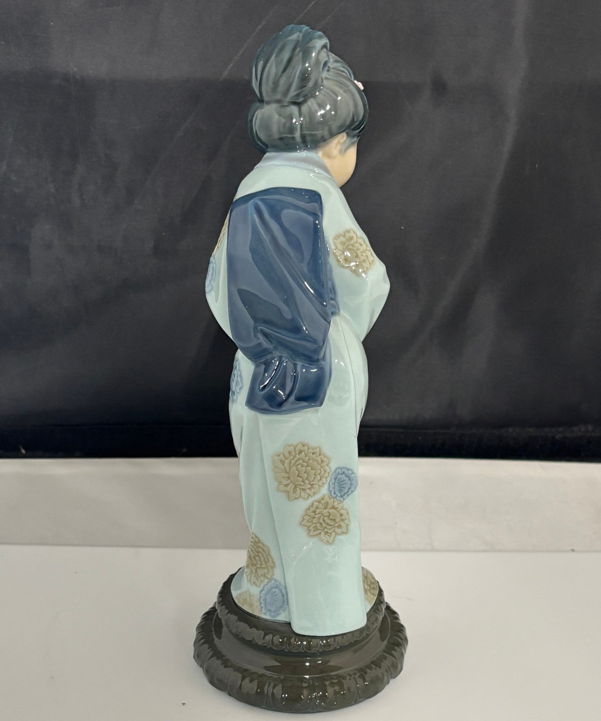 Lladro Sayonara #4989 Porcelain Figurine, Please Read