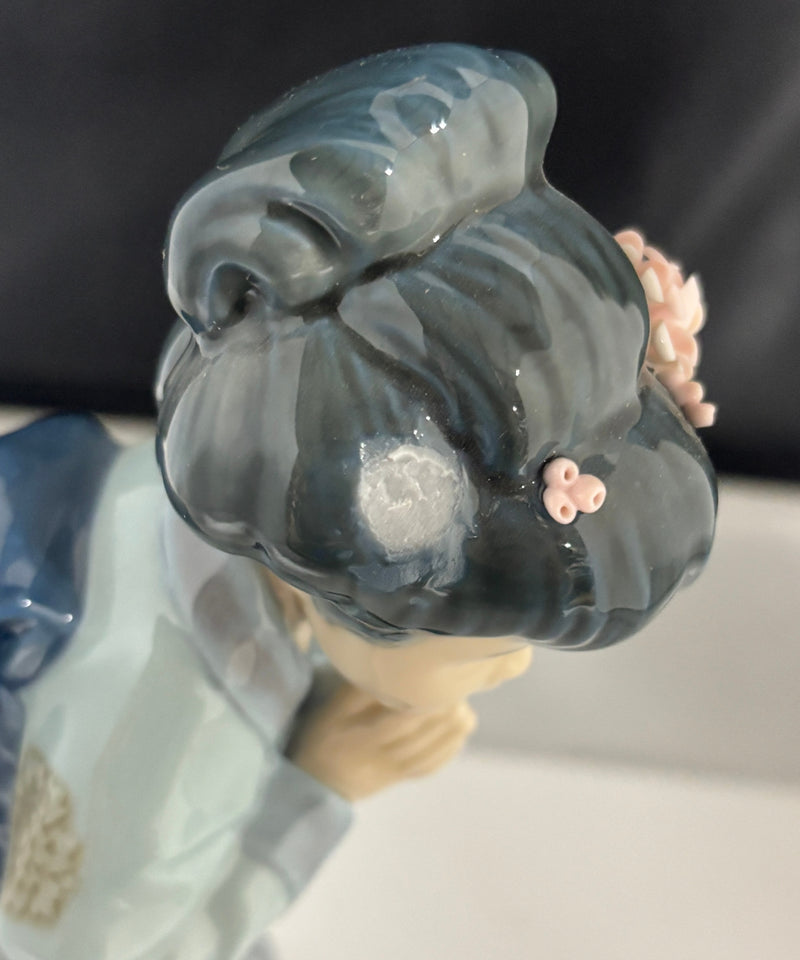 Lladro|Sayonara Figurine #4989