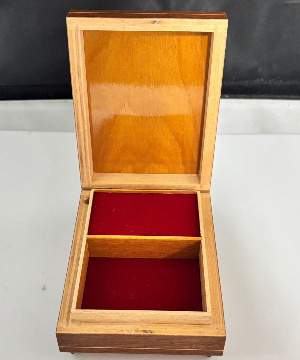 Hummel - Edelweiss Music Box, Made In Italy