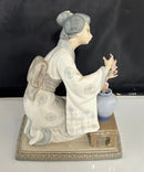 Lladro Geisha Arranging Flowers Figurine Porcelain
