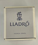 Lladro 6567 Sleepy Kitten Cat w/ Flowers Porcelain Figurine Spain Box Damaged Flowers
