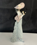 Lladro 6246 Paseo del Otoño Autumn Stroll Lady w/ Dog Figurine Box Petal Chip