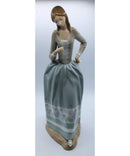 Lladró 4805 | Woman with Umbrella | Broken Finger & No Umbrella