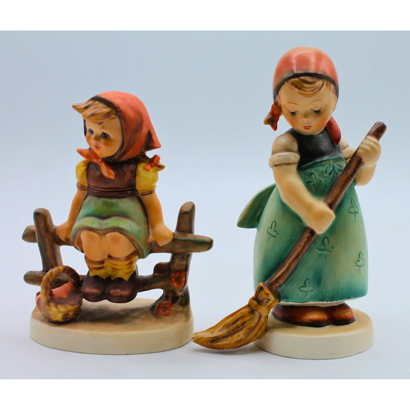 Hummel | Lot of 2: Just Resting & Little Sweeper | Crazed