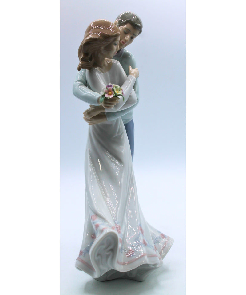 Lladró 6704 |Love's Embrace | Please Read