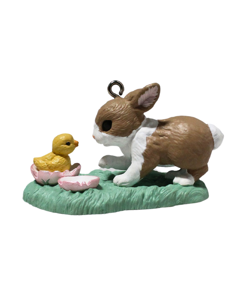 Hallmark Ornament: 1994 Peeping Out  | QEO8203