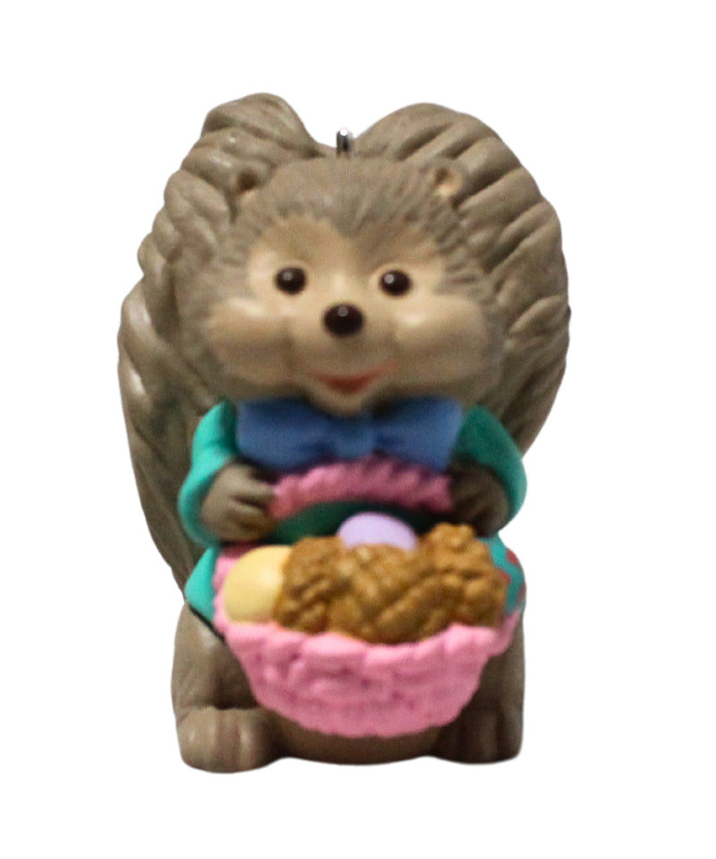 Hallmark Ornament: 1993 Nutty Eggs | QEO8382