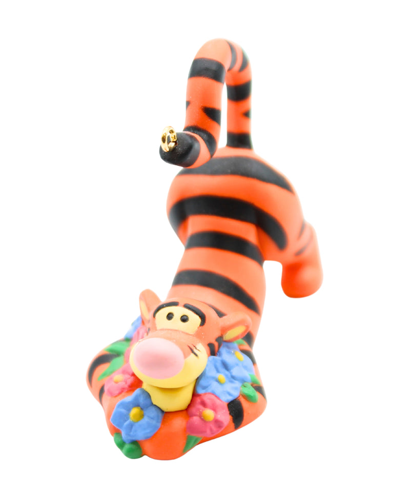 Hallmark Ornament: 1998 Tigger in the Garden | QEO8436