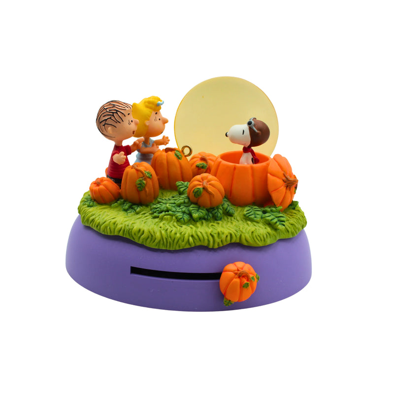 Hallmark Ornament: 2011 The Great Pumpkin's Visit | QF05207 | The Peanuts