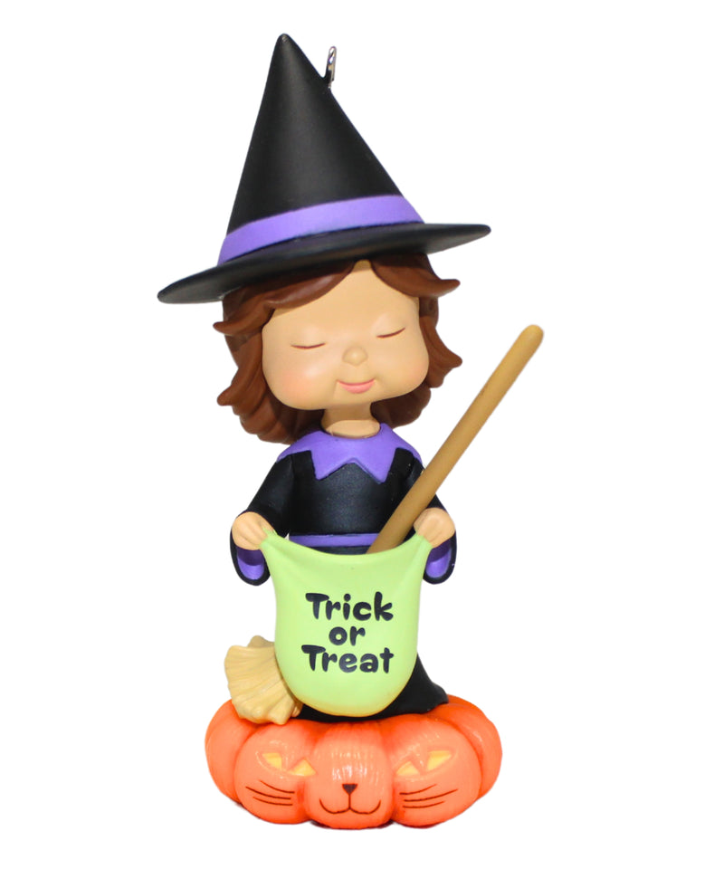 Hallmark Ornament: 2017 Sweet Trick-Or-Treater | QF05242