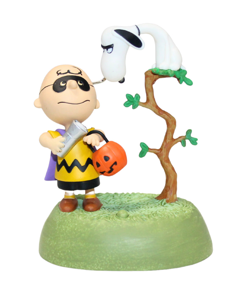 Hallmark Ornament: 2019 The Halloween Vulture | QF05276 | Peanuts