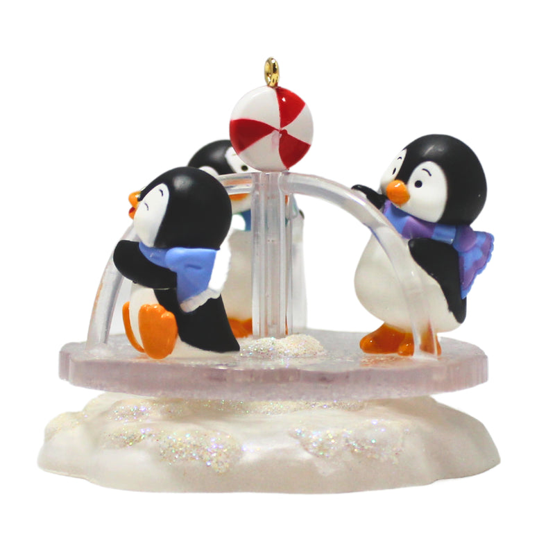 Hallmark Ornament: 2016 Playground Pals | QG01054