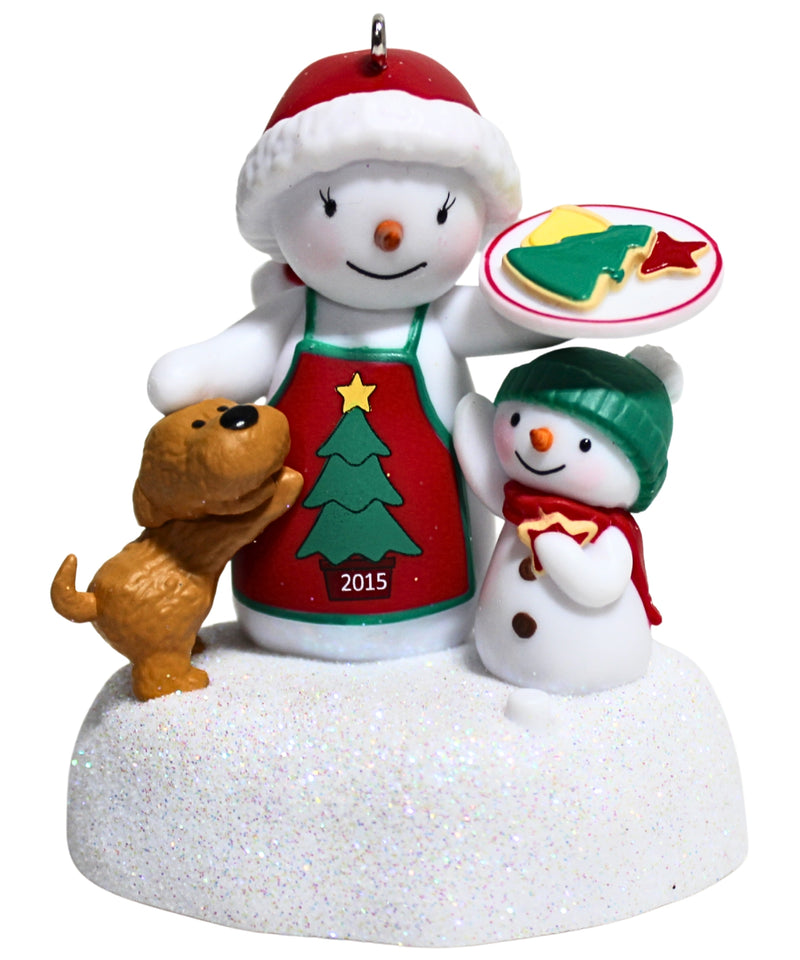 Hallmark Ornament: 2015 Baking Treats Together | QG05017