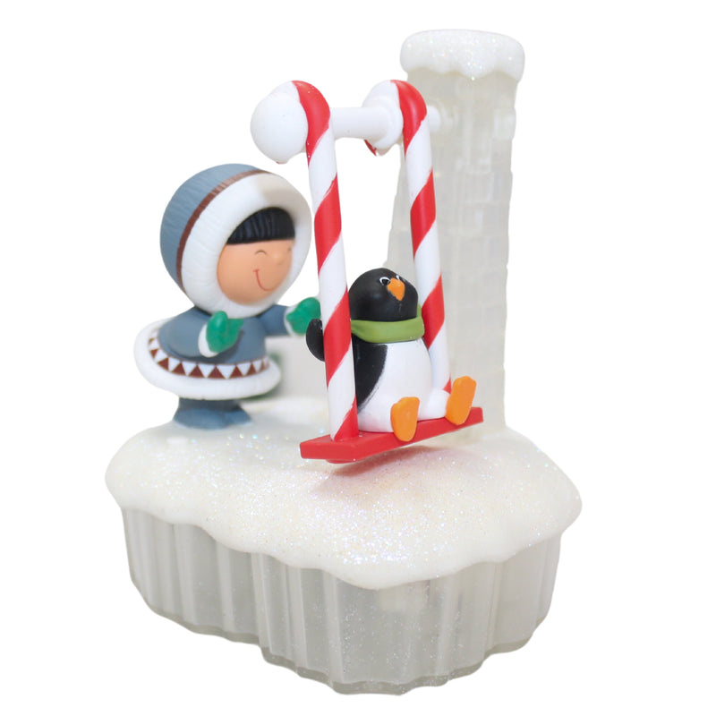 Hallmark Ornament: 2016 Swing in the Holidays | QGO1071