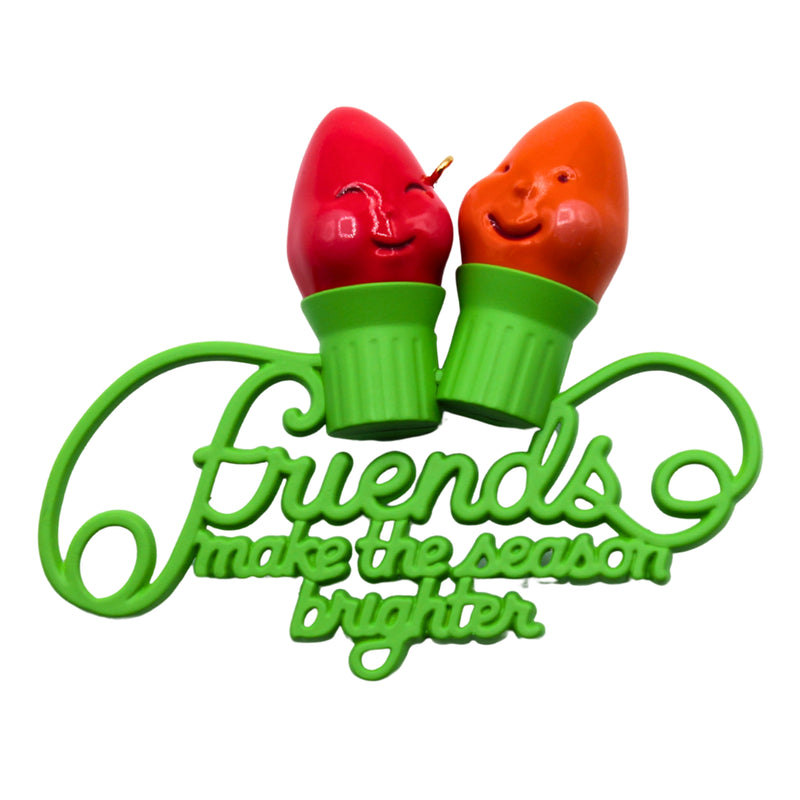 Hallmark Ornament: 2016 Friends Make the Season Brighter | QGO1141