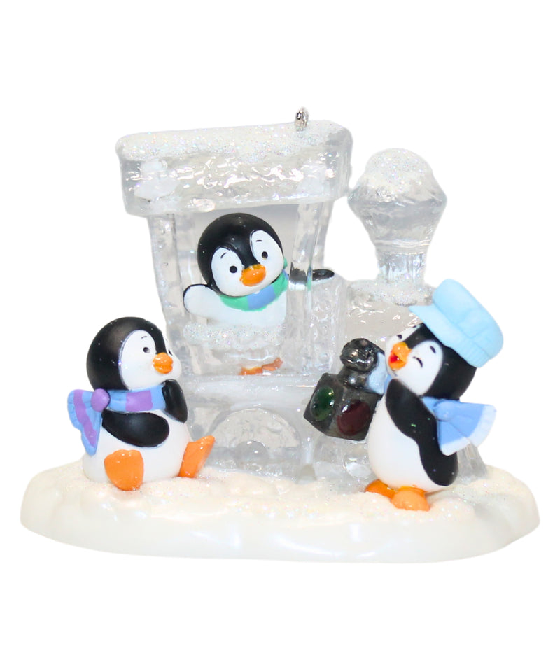 Hallmark Ornament: 2017 Penguin Express | QGO1635